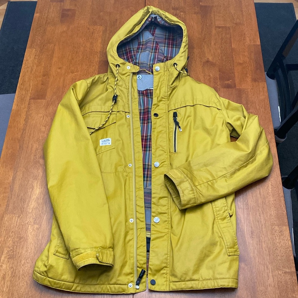Men’s Volcom yellow plaid snow jacket size medium